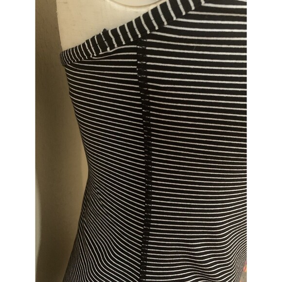 Lululemon Women Power Y Tank Luon Parallel Stripe Black/White Shelf Bra Top SZ 6 - Picture 6 of 9